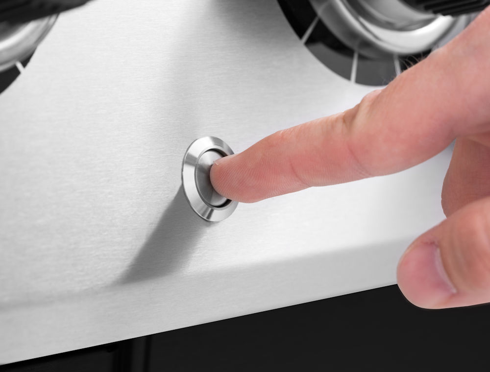 Sure Lite™ Elektrozündung, auch am Spießbratenbrenner