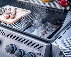 Raucharoma vom Grill mit den Produkten von Napoleon® Raucharoma vom Grill mit den Produkten von Napoleon®
