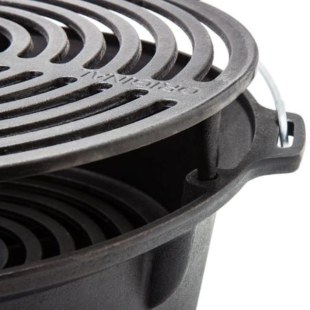 Die gusseiserne Grill- und Kochstelle.