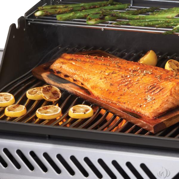 mit riesiger Grillfläche
