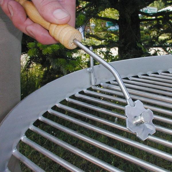 Grillrost einfach während des Grillens reinigen